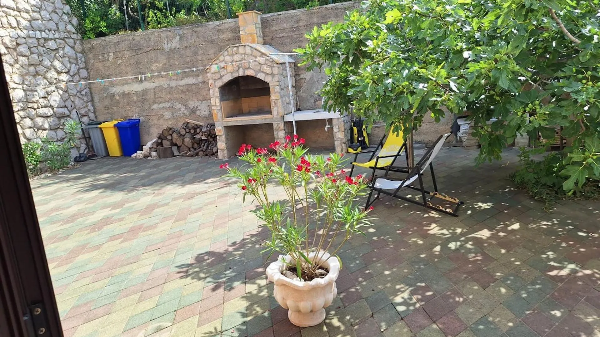 Sun Anna Apartment باغ